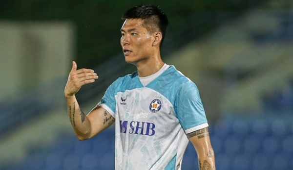 Trung vệ Kim Dong-su bật khóc khi được Đà Nẵng kí hợp đồng
