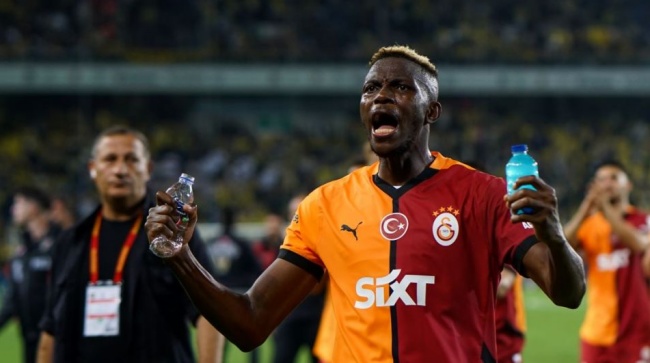 Tương lai Osimhen: Galatasaray được tiếp sức; Napoli không nhượng bộ