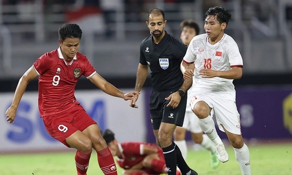 U23 Indonesia mang "vũ khí Hà Lan", HLV Vanenburg tuyên chiến U23 Việt Nam