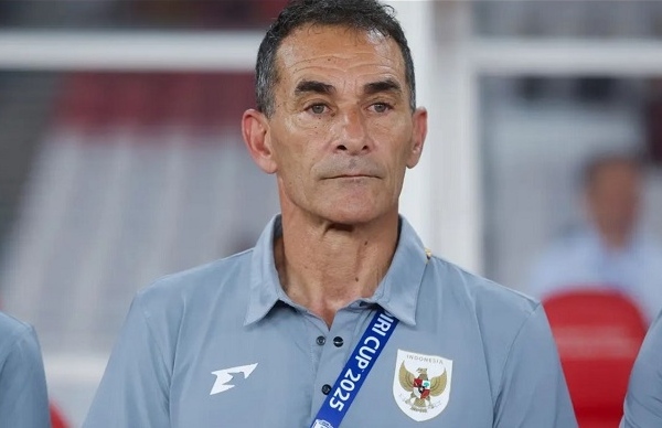 Vanenburg xác nhận rút lui, U23 Indonesia đổi HLV trước thềm SEA Games 2025