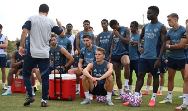 Vắng Gyokeres và Madueke, Arsenal mang sao 15 tuổi du đấu châu Á